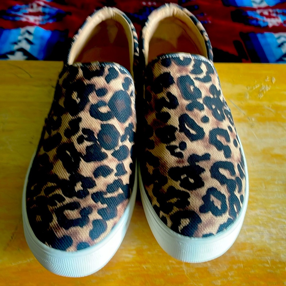 Brand new, Steve Madden slip on, canvas leopard print tennis shoe